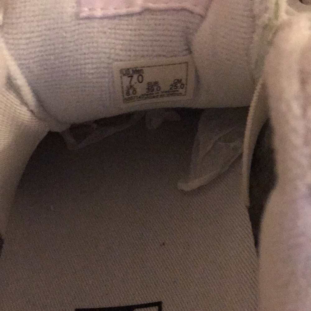 Vans - Picture 7 of 7